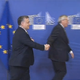 Illustration for article titled Juncker és Orbán, két szerelmes pár, mindig együtt jár